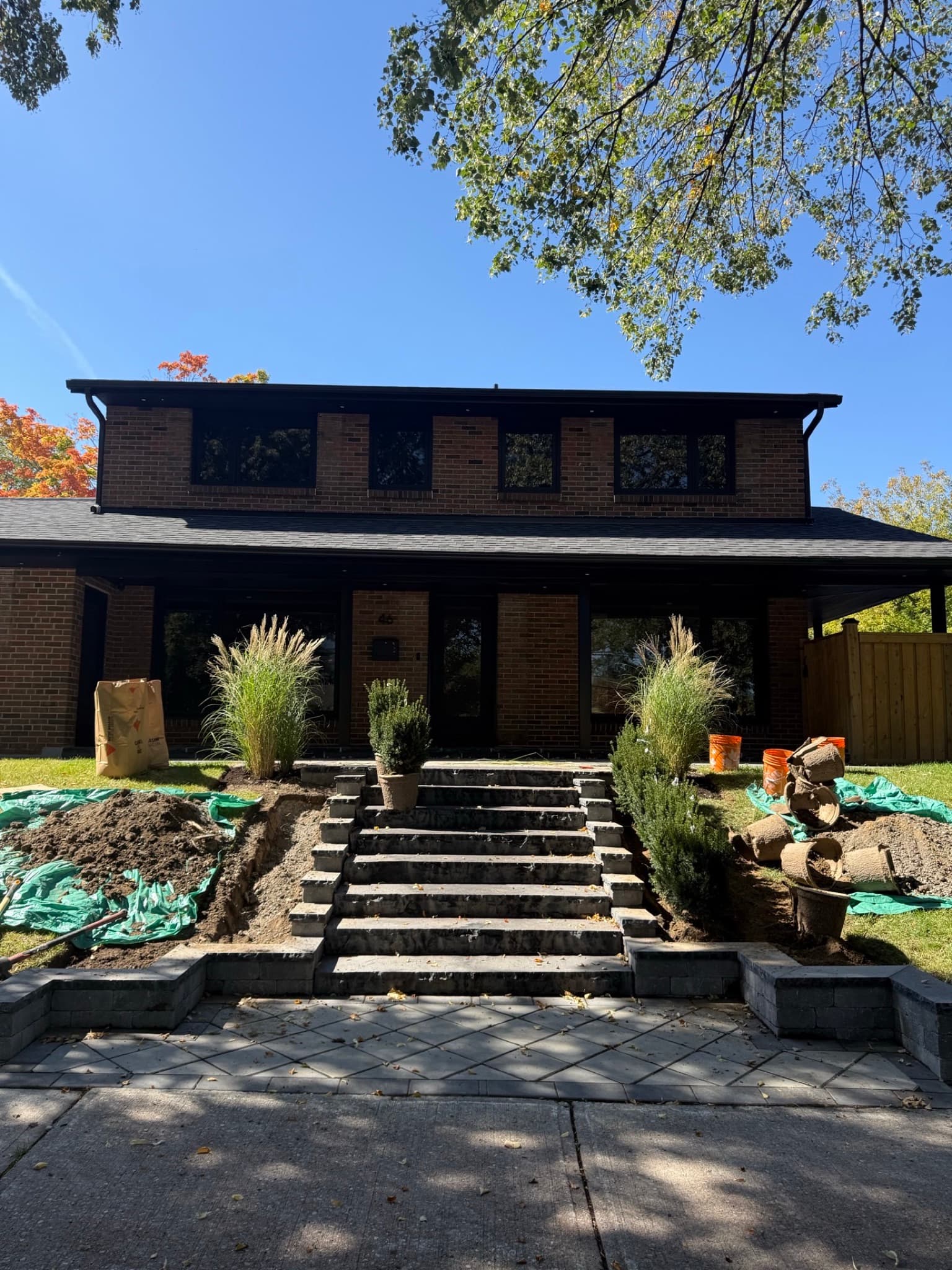 Fall cleanup in Pickering — leaf removal and final cut