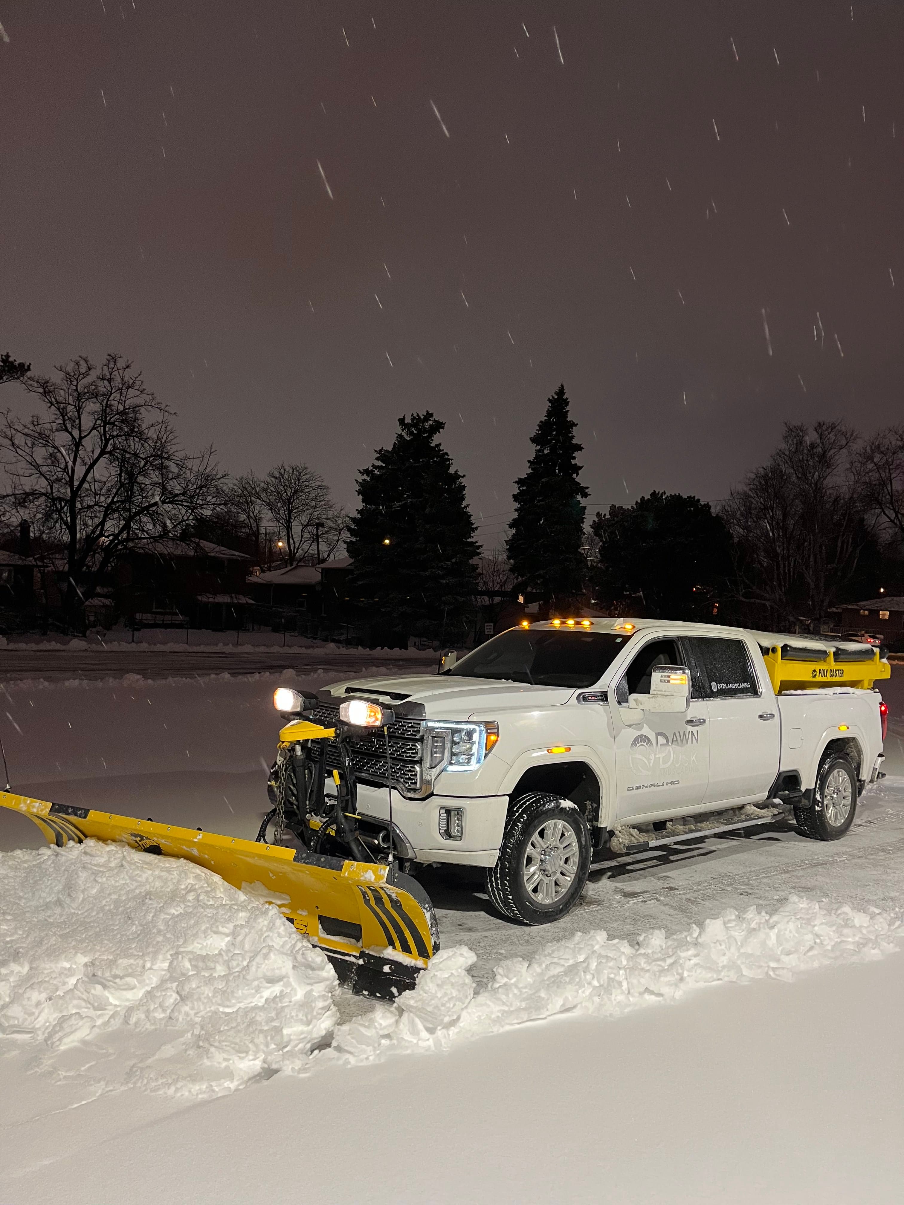 24/7 Season Snow Removal & Salting